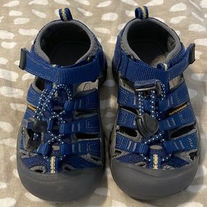 KEEN childrens shoes sandals navy black size 9